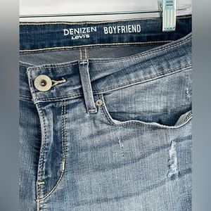 High waisted boyfriend jeans